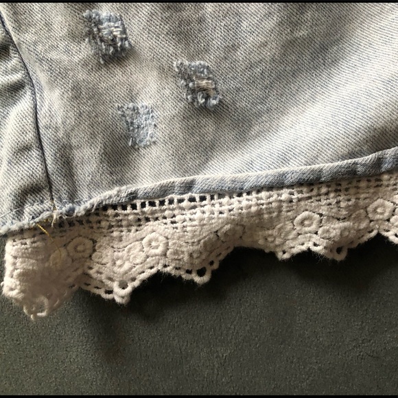 Free people lace trimmed shorts - Picture 3 of 5
